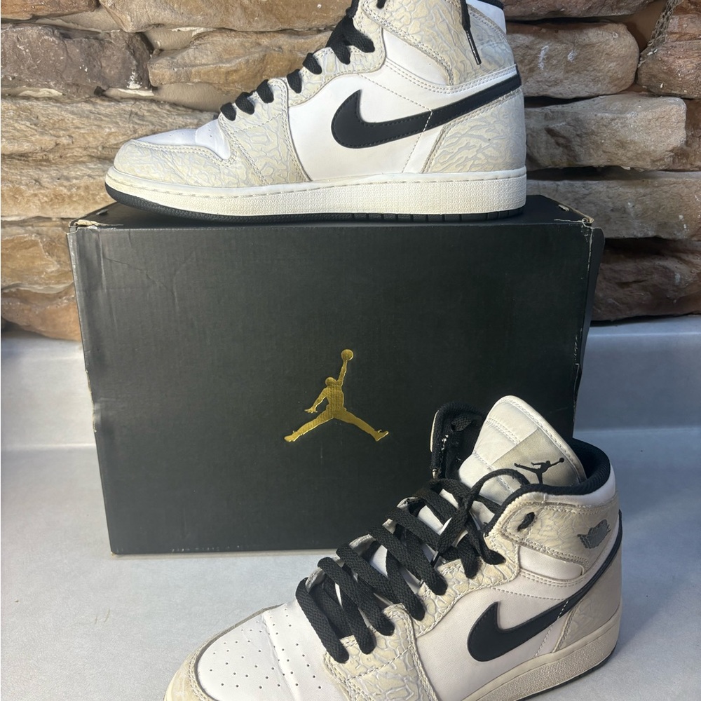 Air Jordan spike forty High Top Sneakers - Black and Cream